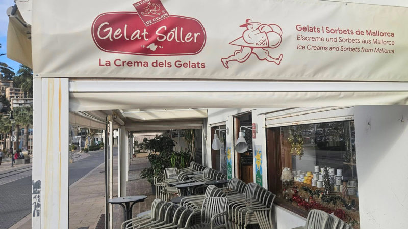 Toldos Miralles ha renovado los toldos de la «Gelateria Fet a Sóller».